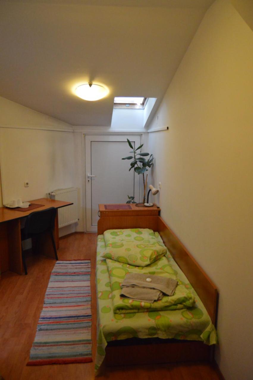 Kollege Hostel Cluj-Napoca Extérieur photo