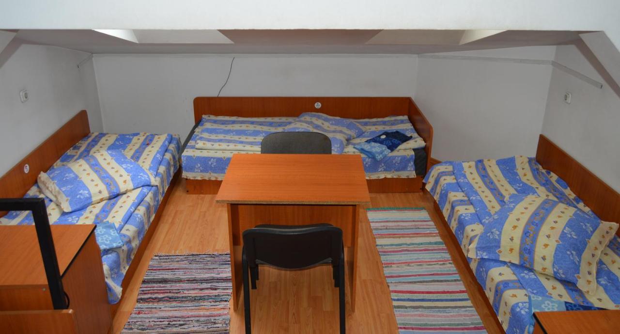 Kollege Hostel Cluj-Napoca Extérieur photo