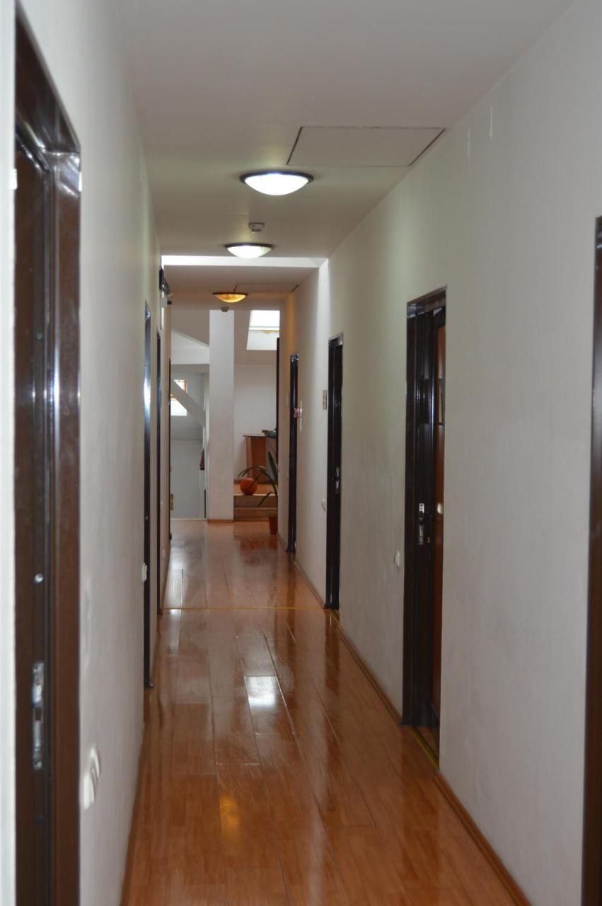 Kollege Hostel Cluj-Napoca Extérieur photo